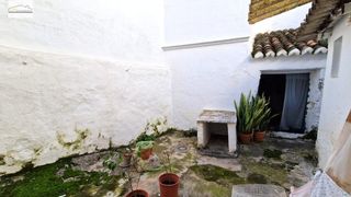 Semi detached house  Calle escribanos. Oportunidad para reformar a tu gusto en álora!