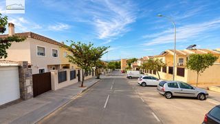 Casa bifamiliare in Distrito Zeta - Recinto Ferial Cortijo de Torres