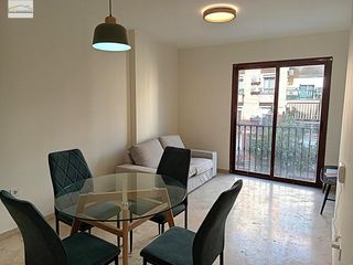 Flat  Alameda capuchinos. Vive o alquila aquí siempre aciertas!