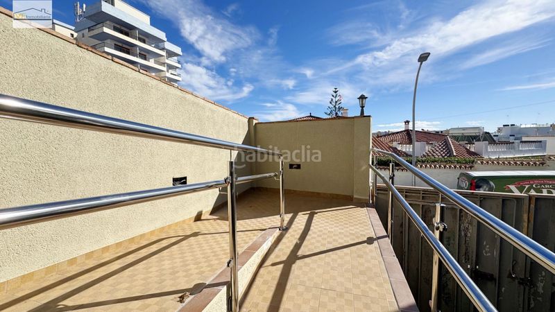 Foto 0c639c75-106b-4ab2-b5d8-41b11ade245e. Dúplex amb aparcament piscina a Montemar Torremolinos