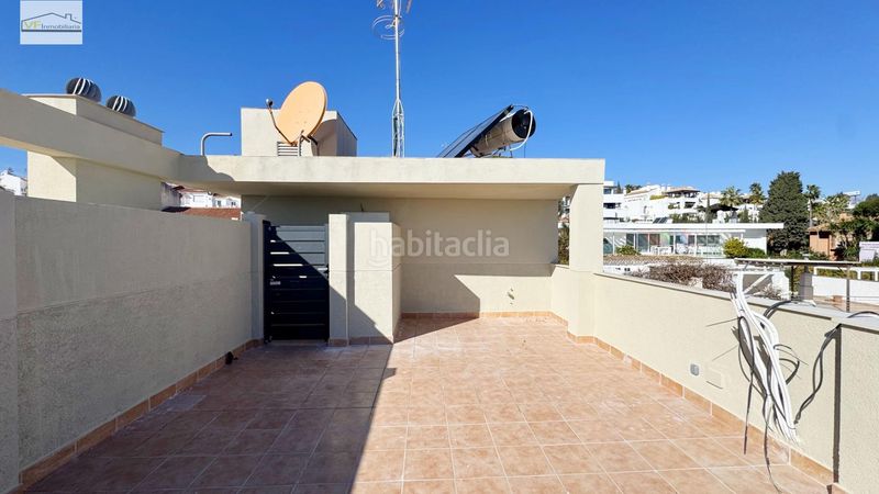 Foto 6acabdce-2ccd-4783-9a4f-4db2a57f0e92. Dúplex amb aparcament piscina a Montemar Torremolinos