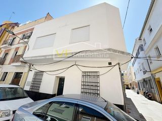 Casa adossada a El Molinillo - Capuchinos. Empieza tu proyecto, termina tu hogar!