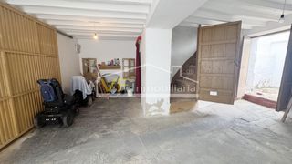 Semi detached house  Calle escribanos. Oportunidad para reformar a tu gusto en álora!