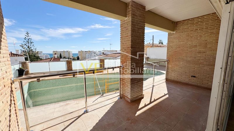 Foto 59560059-282e-43f1-9272-faa00cc93529. Dúplex amb aparcament piscina a Montemar Torremolinos