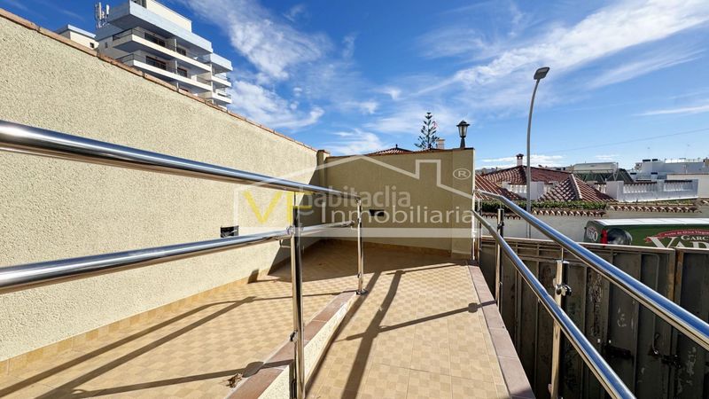 Foto 59a64ab9-7ef1-48be-ad66-85ab20123bab. Dúplex amb aparcament piscina a Montemar Torremolinos