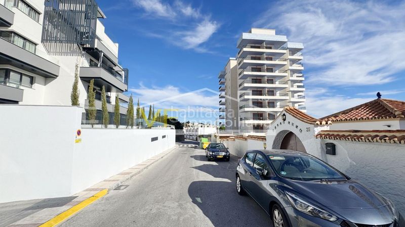 Foto cc6e6a99-d029-495b-aa2f-63aa312933ba. Dúplex amb aparcament piscina a Montemar Torremolinos