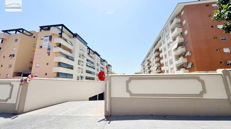 Foto fa9c5a51-3d33-46c7-99ce-8efed2ddb77c. Parking coche buscas parking en esta zona? en Residencial Jardín Botánico Málaga