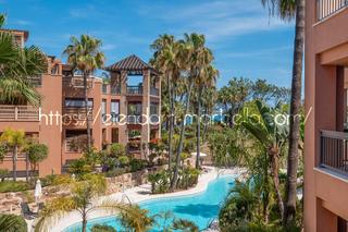 Apartamento en Nueva Alcántara. Frontline beach apartment in san pedro, marbella.