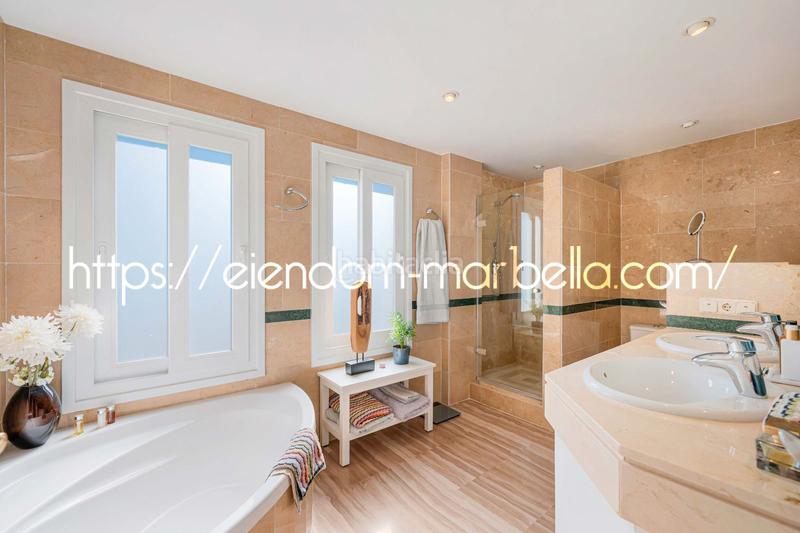 Foto 1ebc3508-e043-407f-bedc-153c2cbfef2e. Dachwohnung in avenida de españa 1 in Santa María Marbella