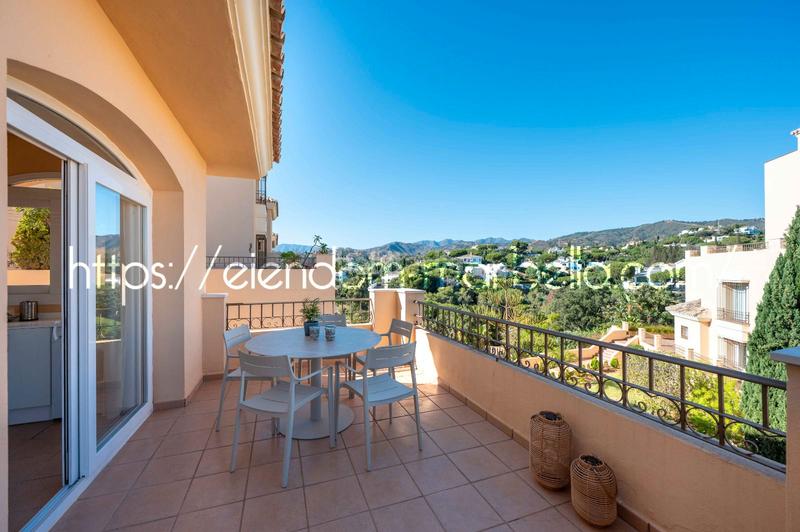 Foto 224bba2d-8633-42b7-af77-797211a5a0da. Dachwohnung in avenida de españa 1 in Santa María Marbella