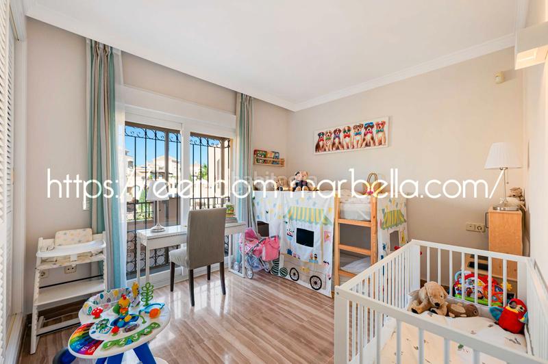 Foto 44ca75de-bb56-4b33-bbd3-2f446cc1b4bd. Dachwohnung in avenida de españa 1 in Santa María Marbella