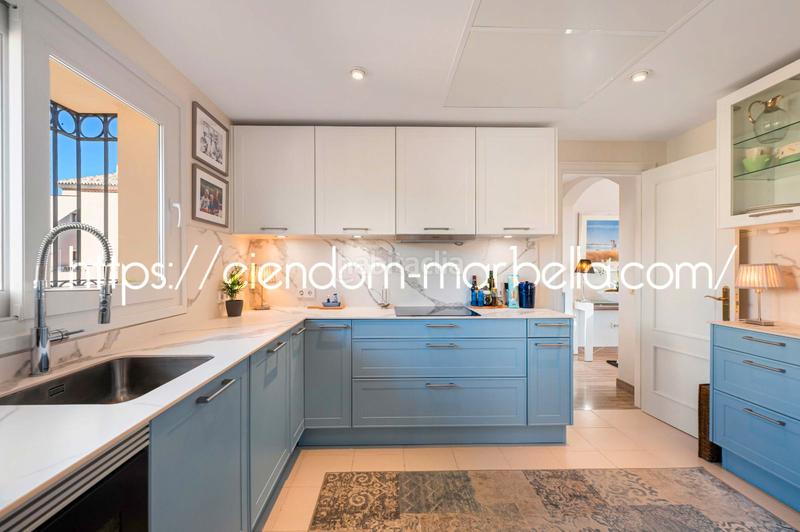 Foto 535fa782-1f73-4a78-ad1d-f511ec870455. Dachwohnung in avenida de españa 1 in Santa María Marbella