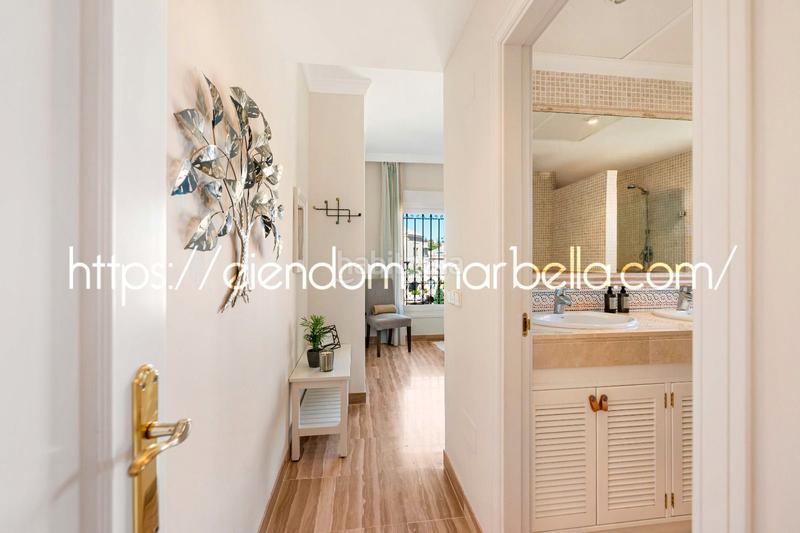 Foto 54cd6d5d-d3b1-4710-a5ff-4383bd7113f9. Dachwohnung in avenida de españa 1 in Santa María Marbella