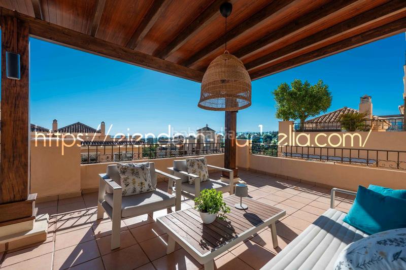 Foto 5983f880-4987-4e79-a365-acd09064a197. Dachwohnung in avenida de españa 1 in Santa María Marbella