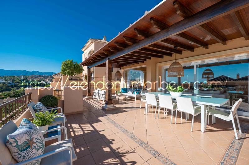 Foto 6a9b0490-8038-401c-b3c1-921ce7f37304. Dachwohnung in avenida de españa 1 in Santa María Marbella