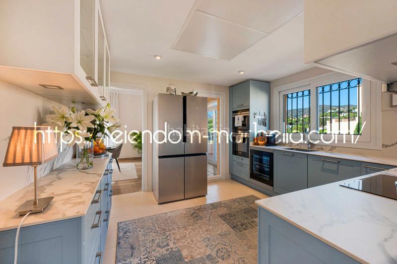 Foto bba20a2f-2e18-4331-9a46-c6c92df6b7f4. Dachwohnung in avenida de españa 1 in Santa María Marbella