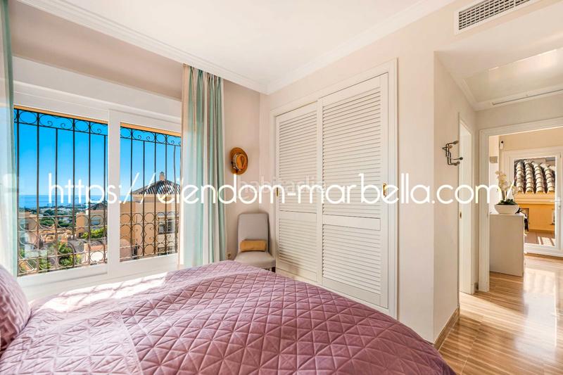 Foto e2f4fa7f-7b7a-47c2-8c8c-ac3330c674c2. Dachwohnung in avenida de españa 1 in Santa María Marbella