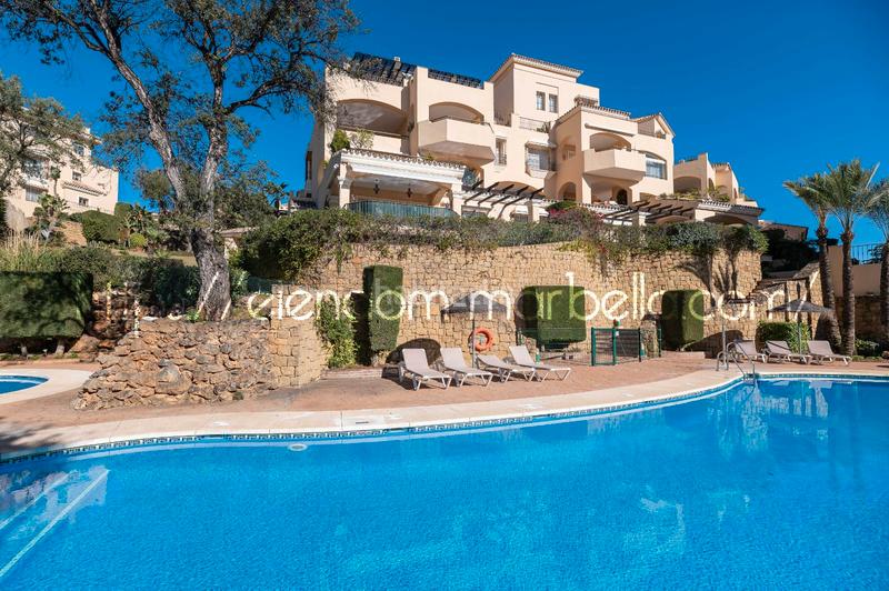 Foto f93b3d56-43bc-44be-880c-72bdd505160a. Dachwohnung in avenida de españa 1 in Santa María Marbella