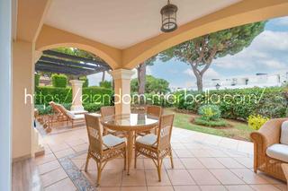 Rez-de-chaussée à Avenida de españa 1. Apartamento con jardín en el exclusivo complejo de lujo hacienda
