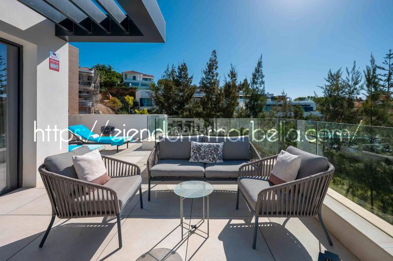 Foto 5393b1d4-389b-4399-946e-7f6dbc7cbd12. Ático modern penthouse in artola, cabopino, en Cabopino - Artola Marbella