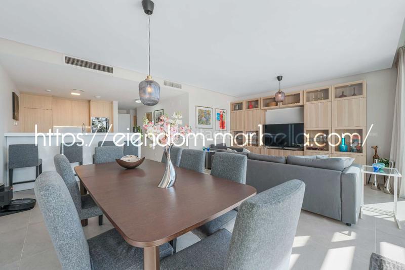 Foto 724fbffc-3c02-4b24-aa71-cc4c6754297e. Ático modern penthouse in artola, cabopino, en Cabopino - Artola Marbella