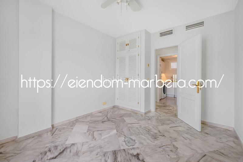 Foto 179b96d1-055b-4495-9778-47850d27b950. Appartement mit kamin pool in Elviria Marbella