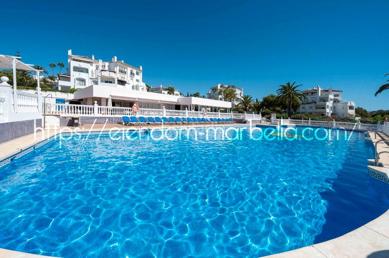 Foto 26c50ac3-c46d-438f-bbec-ba5ab247b9f0. Appartement mit kamin pool in Elviria Marbella