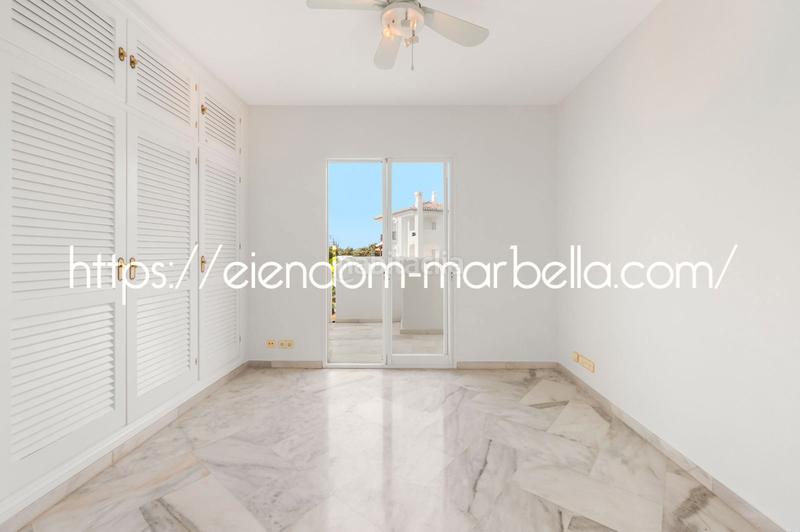 Foto df0962a7-5bd8-412b-bb77-ad8e67e99fbf. Appartement mit kamin pool in Elviria Marbella