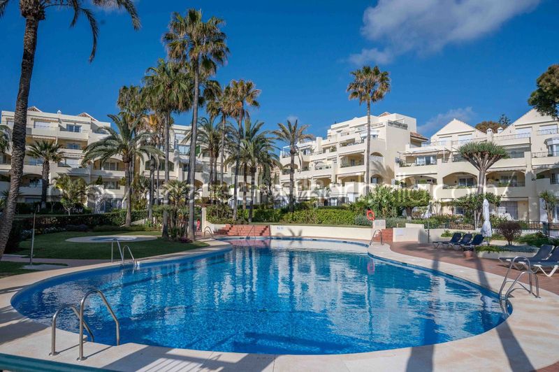 Foto 937fac8d-c1c9-4ace-9df6-18a6b33c6c6a. Apartament amb calefacció piscina a Romana Playa Marbella