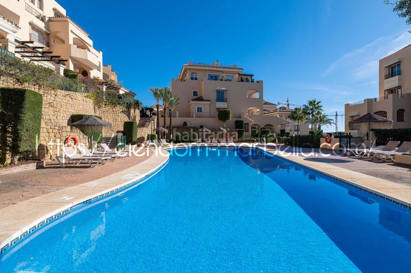 Foto 18e63a6e-b73f-4939-9982-64b0a481f6f2. Apartament amb aparcament piscina a Santa María Marbella