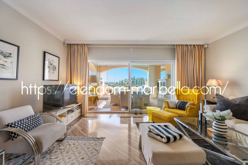 Foto 1f9b118b-81ef-465a-bdd5-1f95cdd1547a. Apartament amb aparcament piscina a Santa María Marbella