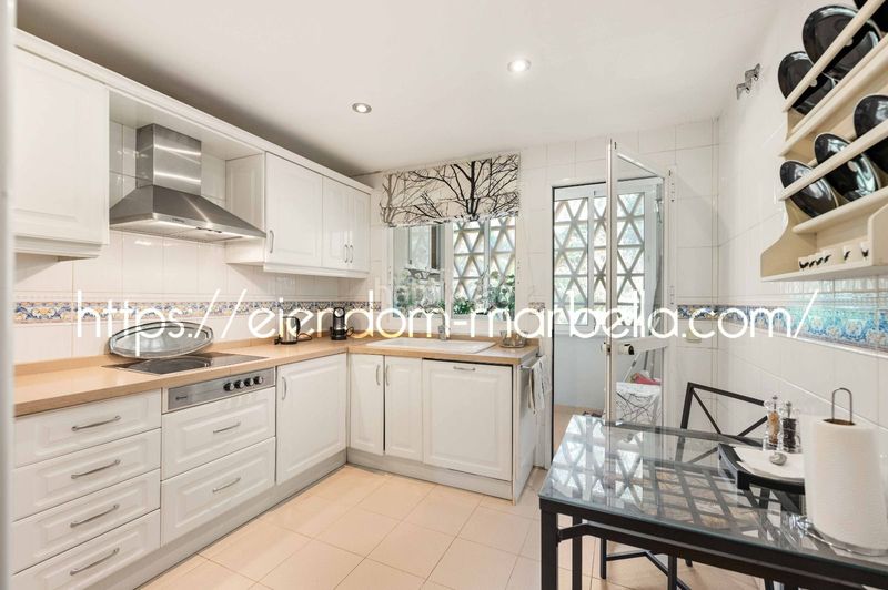 Foto 3c2ae8de-b35c-4363-8124-92305e25578e. Apartament amb aparcament piscina a Santa María Marbella