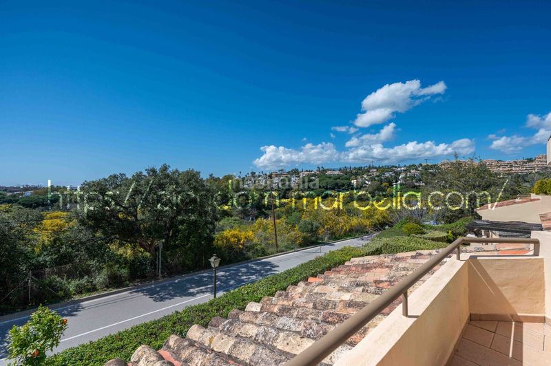 Foto 5a08e409-6129-4094-80e1-36d5185f9560. Apartament amb aparcament piscina a Santa María Marbella
