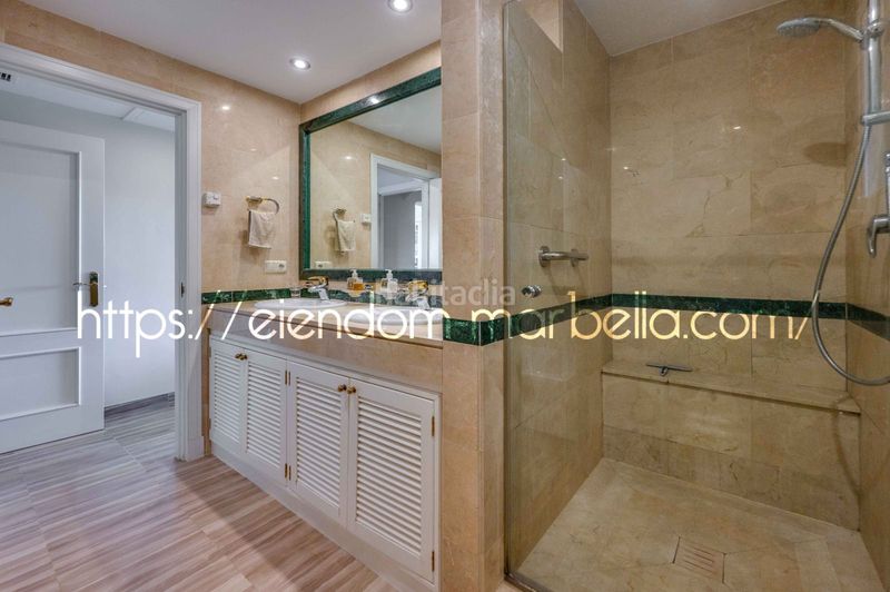 Foto baa18736-7c1f-46db-afd0-21b874660c06. Apartament amb aparcament piscina a Santa María Marbella