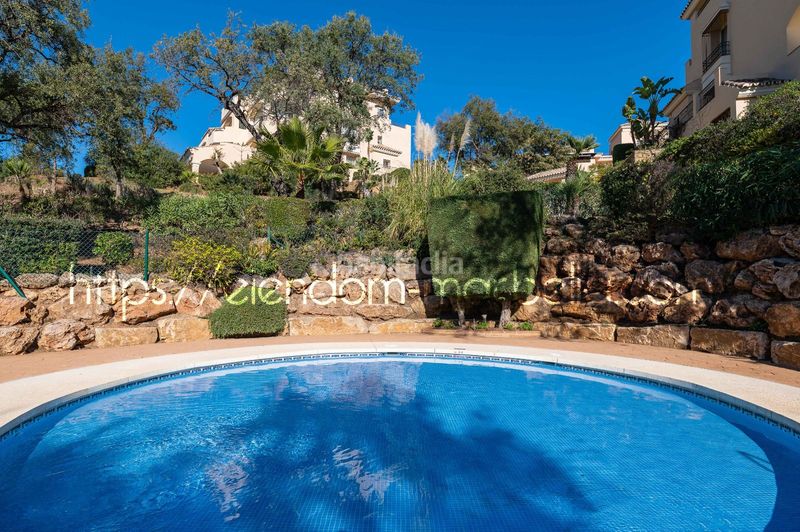 Foto d2c26ab2-6cd8-43f3-9948-d8ec6dec99f6. Apartament amb aparcament piscina a Santa María Marbella