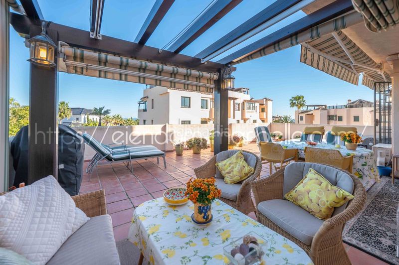 Foto 11f66be0-f275-42e2-8c14-3a10870d09e1. Apartament amb xemeneia piscina a Santa María Marbella