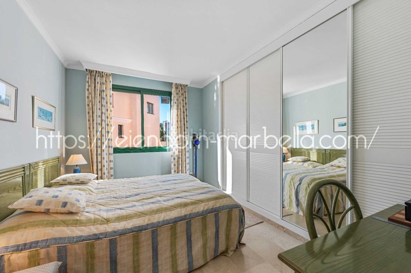 Foto 3e78fbdc-4eca-4e95-97d2-a10805e97bcf. Apartament amb xemeneia piscina a Santa María Marbella