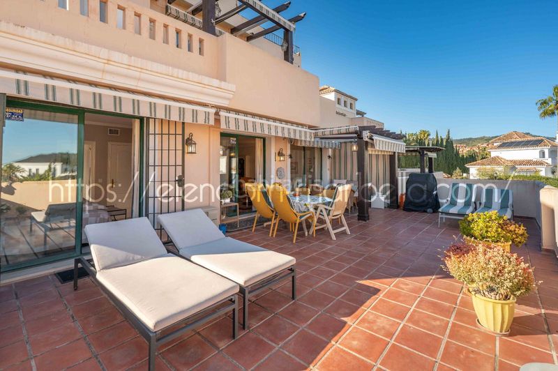 Foto 59cbbc4f-c6e1-4756-b8c3-15babf3e0709. Apartament amb xemeneia piscina a Santa María Marbella