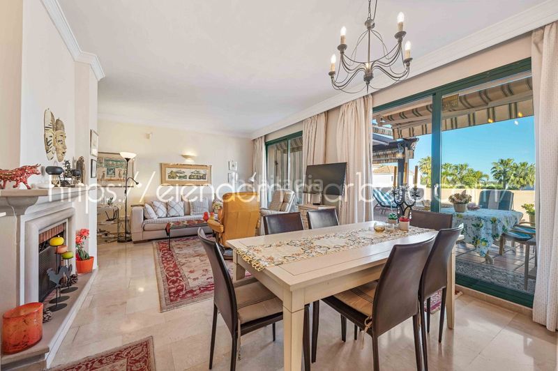 Foto 65355246-257c-44d4-99c5-76ae76895f0e. Apartament amb xemeneia piscina a Santa María Marbella