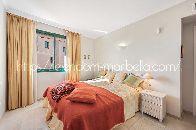 Foto 781c6290-8b8f-44c5-b57f-402da9629310. Apartament amb xemeneia piscina a Santa María Marbella