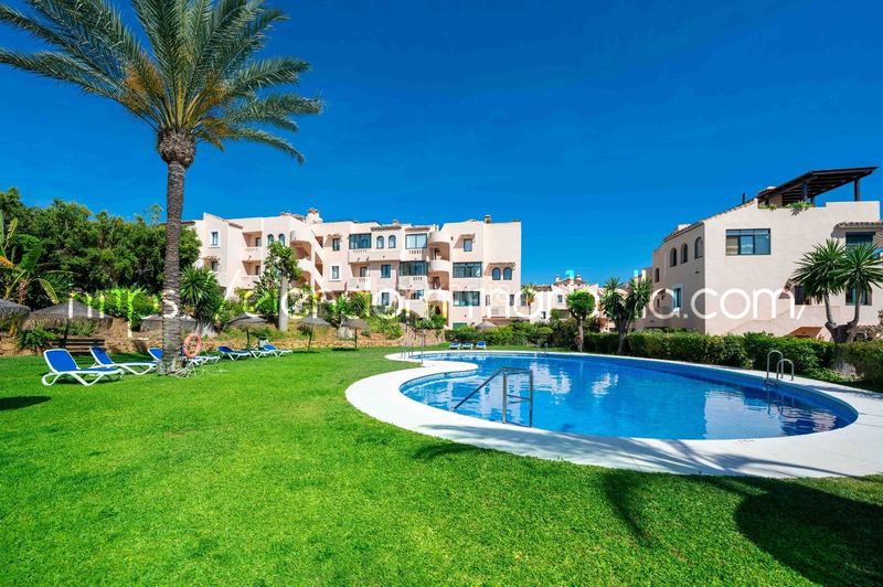Foto 90101091-7f24-420e-a43b-90797fbf8268. Apartament amb xemeneia piscina a Santa María Marbella