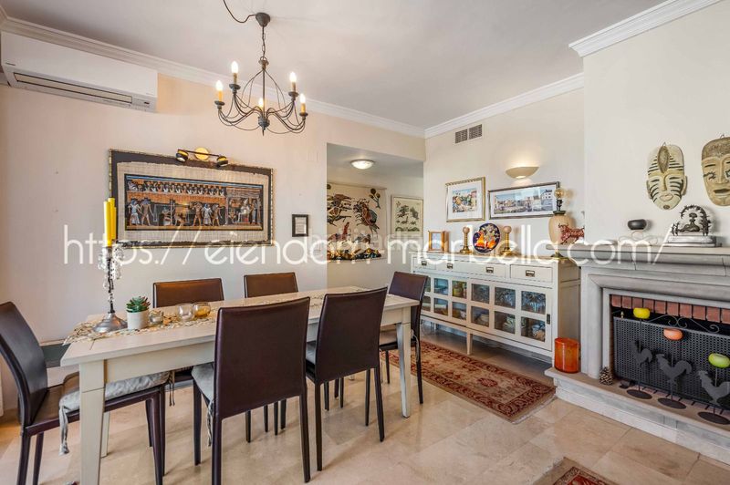 Foto ca2e9205-052e-4c37-b0cc-8b3eb1d0caf0. Apartament amb xemeneia piscina a Santa María Marbella