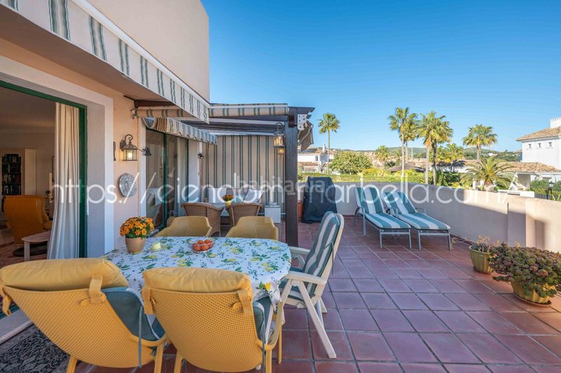 Foto cbbeddde-b0ec-49c6-8852-52ffedfbb2b3. Apartament amb xemeneia piscina a Santa María Marbella