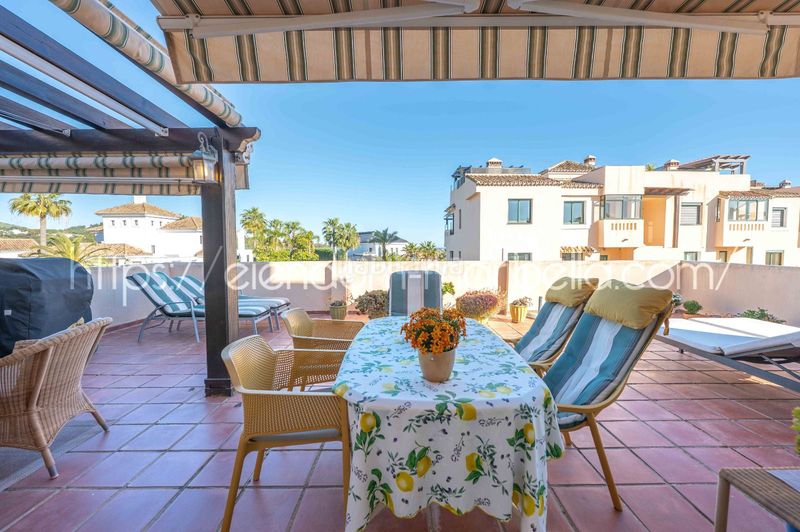 Foto d469c0f7-3a56-4347-9741-00d6b9c6732c. Apartament amb xemeneia piscina a Santa María Marbella