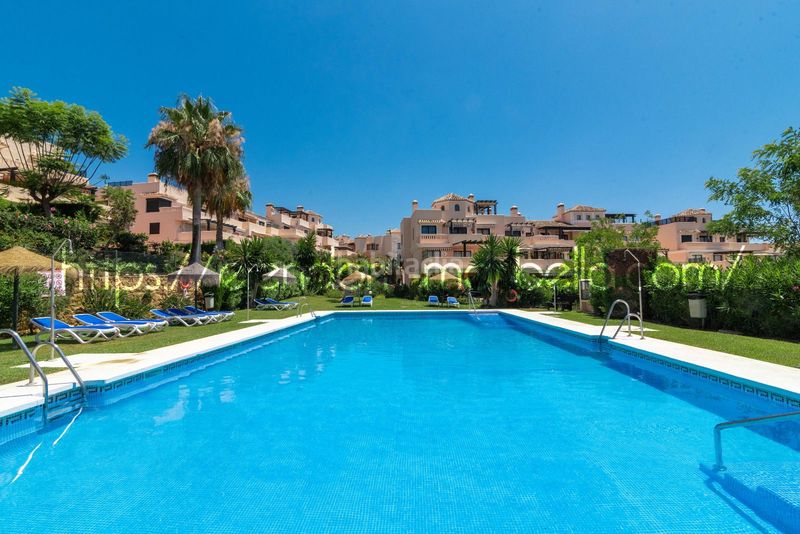Foto f89611a4-2f32-4ef2-af11-3e91422bf457. Apartament amb xemeneia piscina a Santa María Marbella