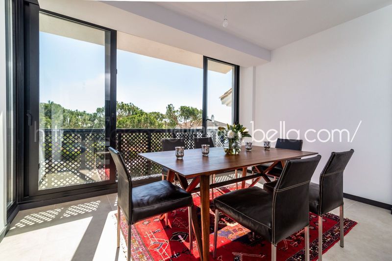 Foto 1766552d-61ee-473e-96cc-bef0bc10b62e. Àtic amb calefacció piscina a Romana Playa Marbella