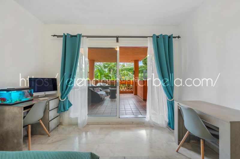 Foto 526b0e80-2a18-4188-b1a6-44a0cc15f78e. Apartament amb piscina a reserva de Marbella Marbella