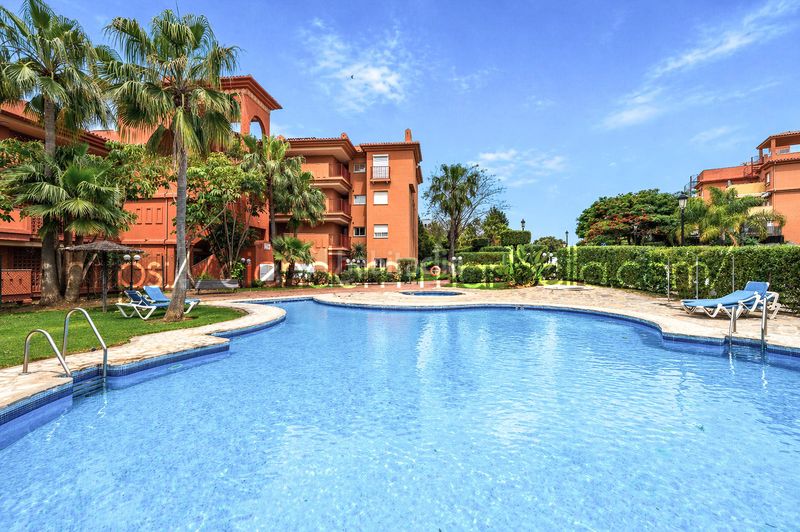 Foto e7a62a96-e0bd-4a55-af3a-c0c06ba989bf. Apartament amb piscina a reserva de Marbella Marbella