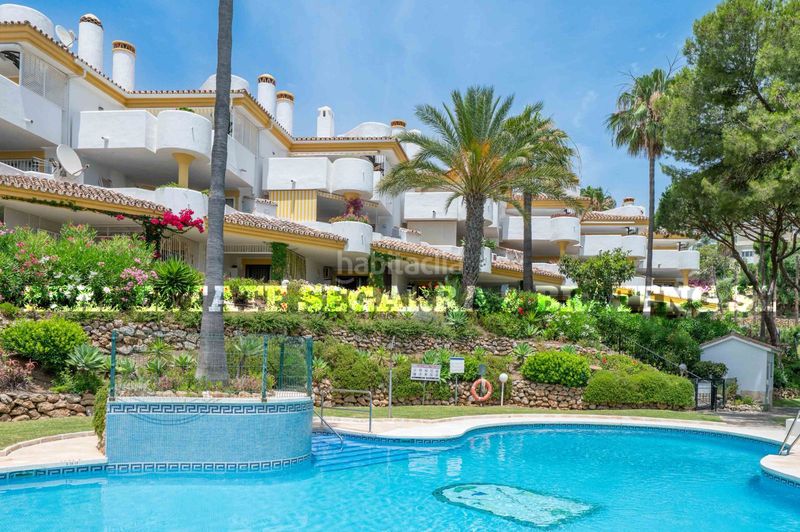 Foto 20a21bdd-7d03-4e94-8d06-1e8155309765. Àtic amb xemeneia piscina a Calahonda Mijas