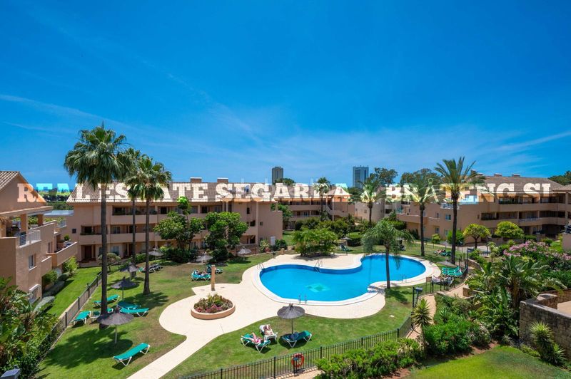 Foto 60691df2-eac7-4021-a7dd-0d62302185e7. Dúplex amb piscina a Santa María Marbella